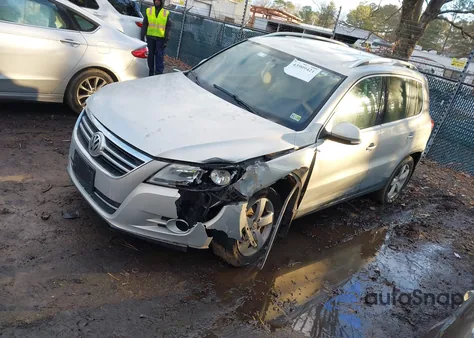 2010 Volkswagen Tiguan Wolfsburg Edition z USA, uszkodzony, nr VIN WVGAV7AX8AW001739